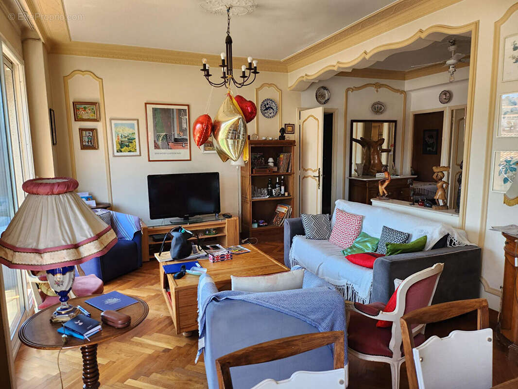 Appartement à MARSEILLE-6E