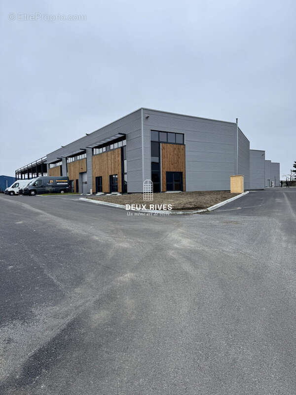 Commerce à HAUTE-GOULAINE