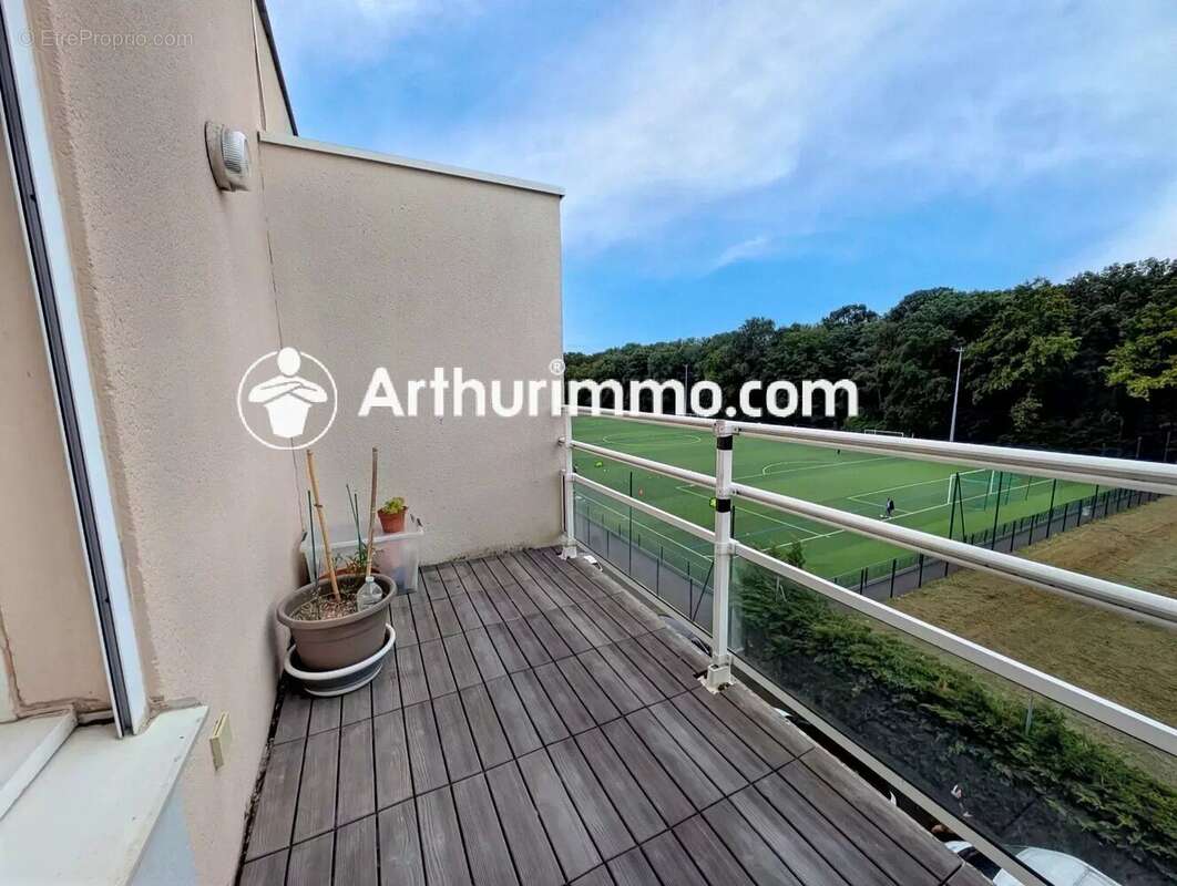 Appartement à SAVIGNY-LE-TEMPLE