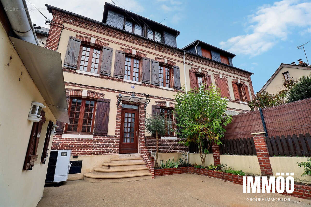 Maison à NOTRE-DAME-DE-BONDEVILLE