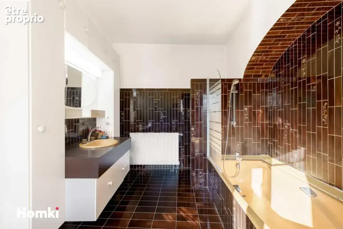 Propriété et 3 gites / T7 de 500 m² à Saint-Montan 07220 - photo 21