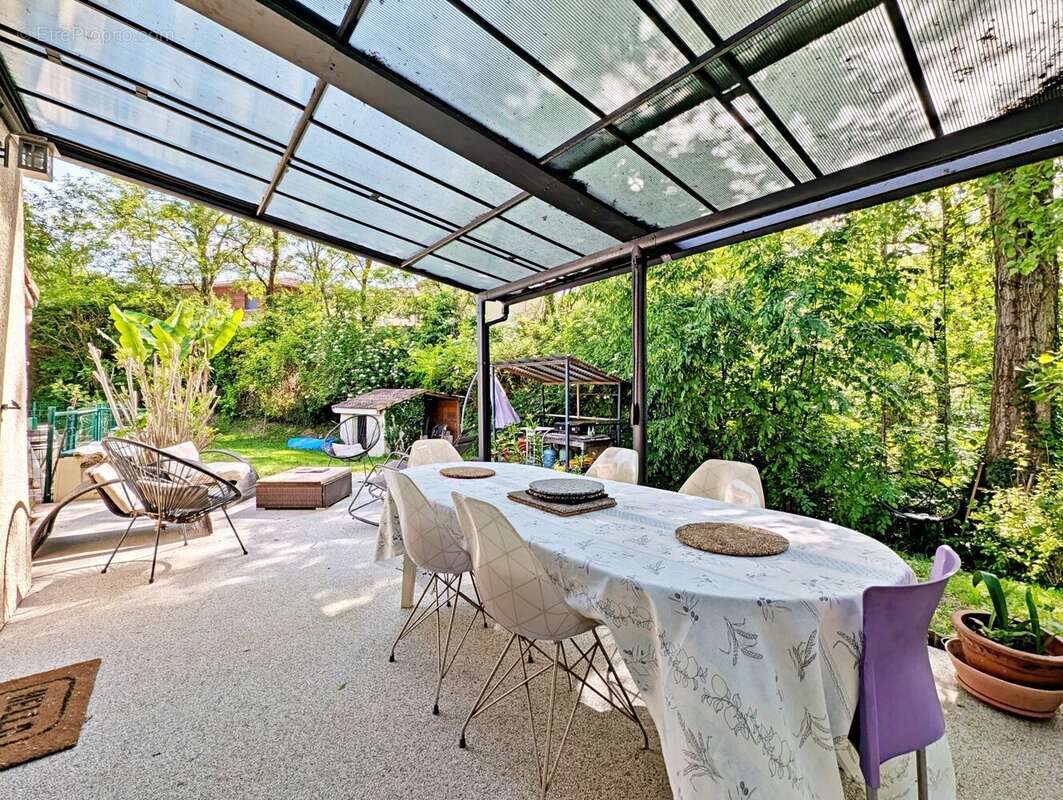 Maison à CHATEAUNEUF-SUR-ISERE