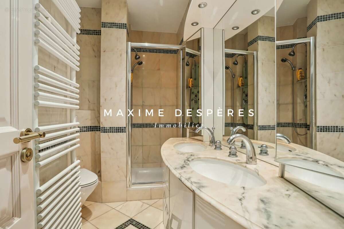 Appartement à NEUILLY-SUR-SEINE