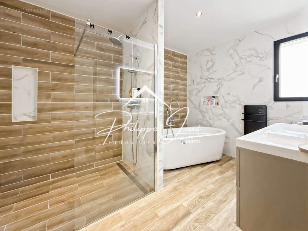 Maison à COURTOIS-SUR-YONNE