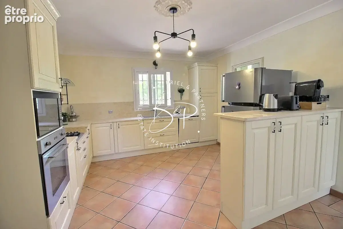 Maison Lorgues 175 m2 4 chambres dont 1 suite parentale, double garage, piscine - photo 8