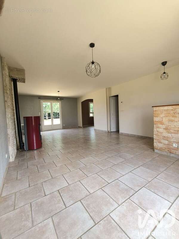 Maison 96 m² à Chalivoy-Milon  - photo 2
