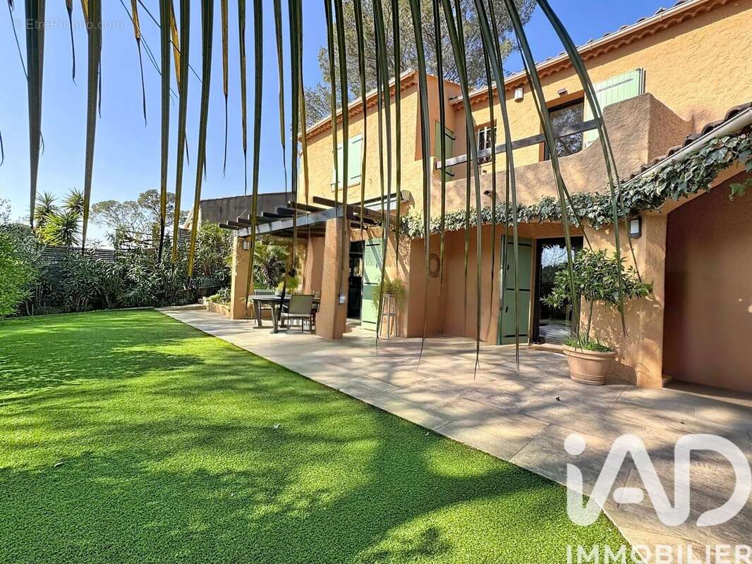 Photo 2 - Maison à FREJUS