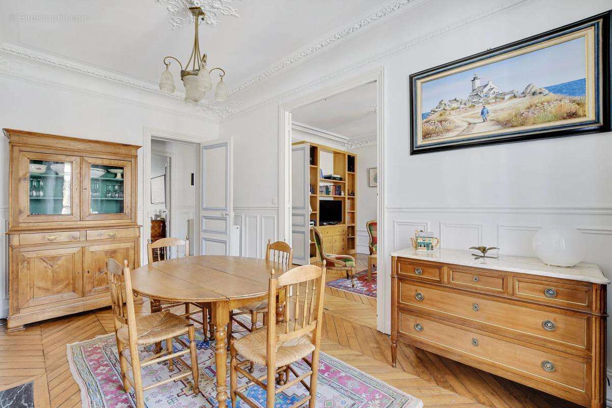 Paris X - APPARTEMENT de 60 m² au 4è étage avec ascenseur - photo 7