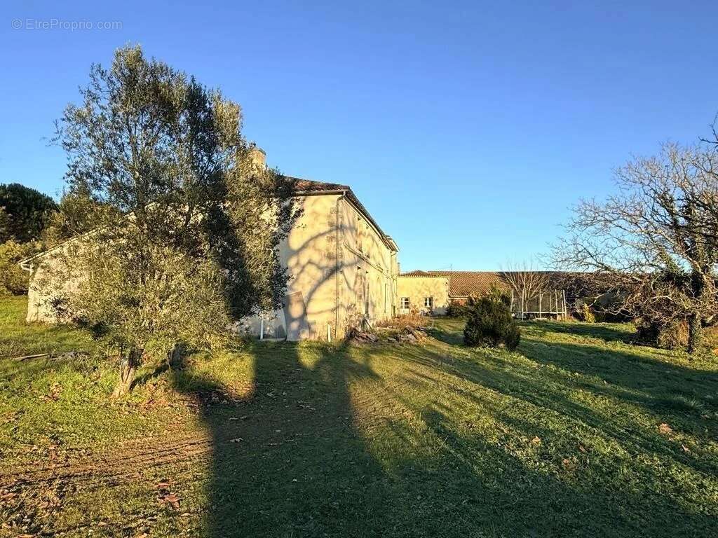 Maison à CIVRAC-DE-BLAYE