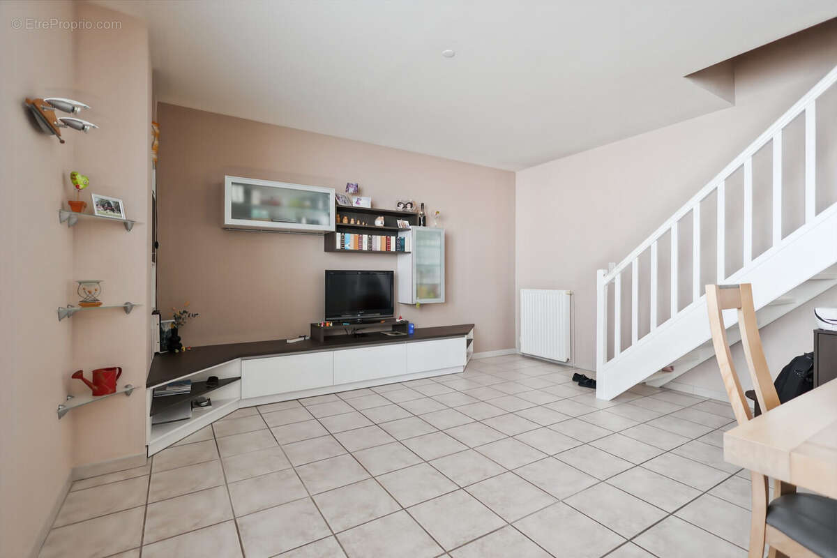 Appartement 100 m² à Besancon  - photo 4