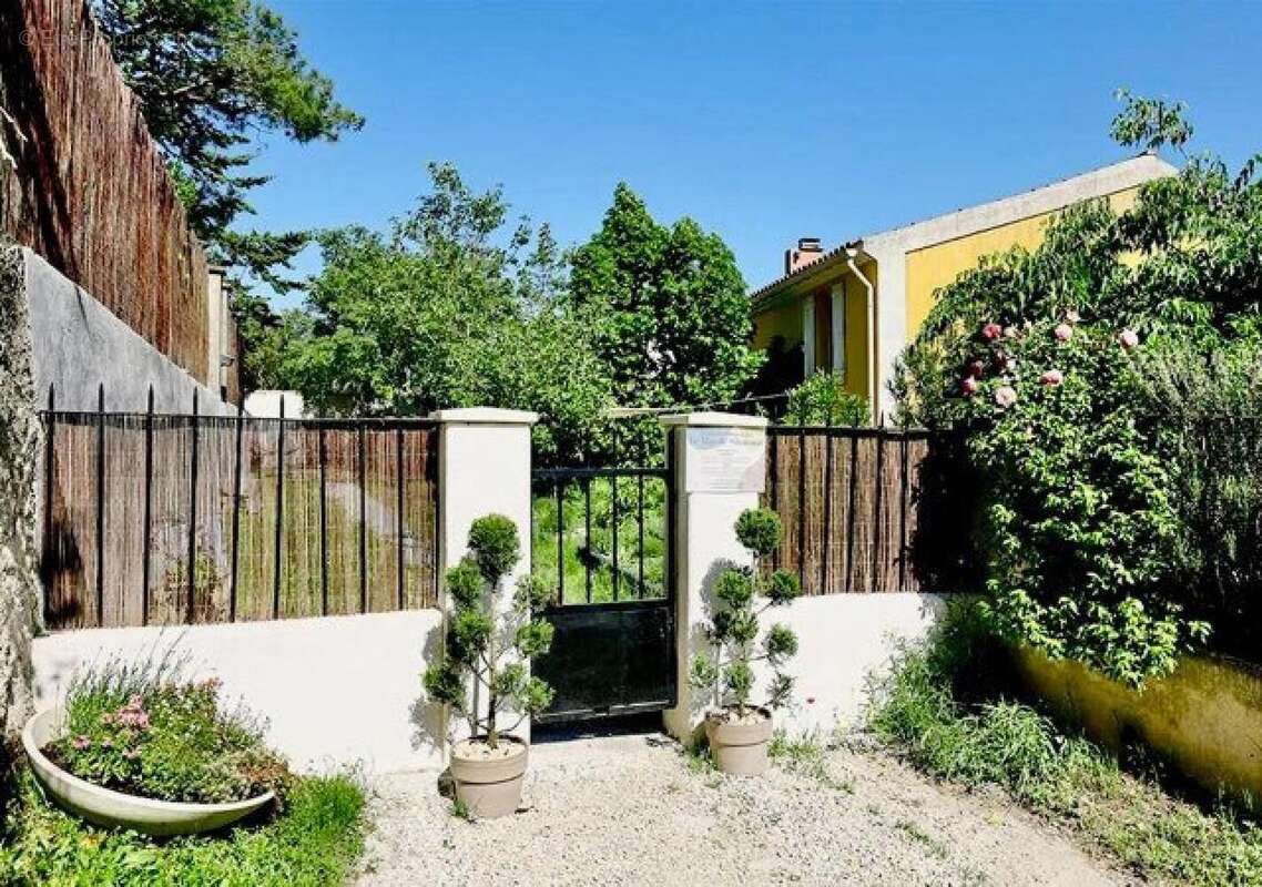 Photo 3 - Maison à LA ROQUE-D'ANTHERON