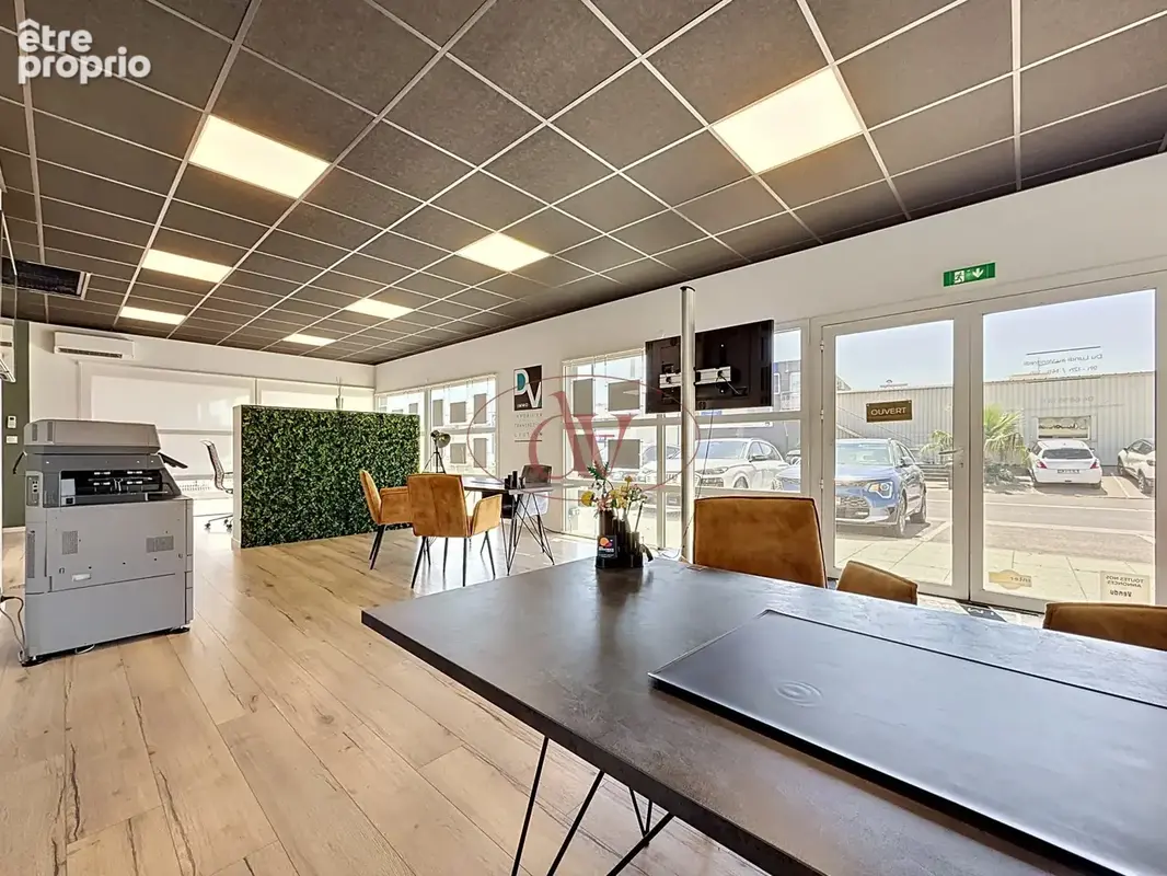 Locaux commerciaux pollestres - photo 3