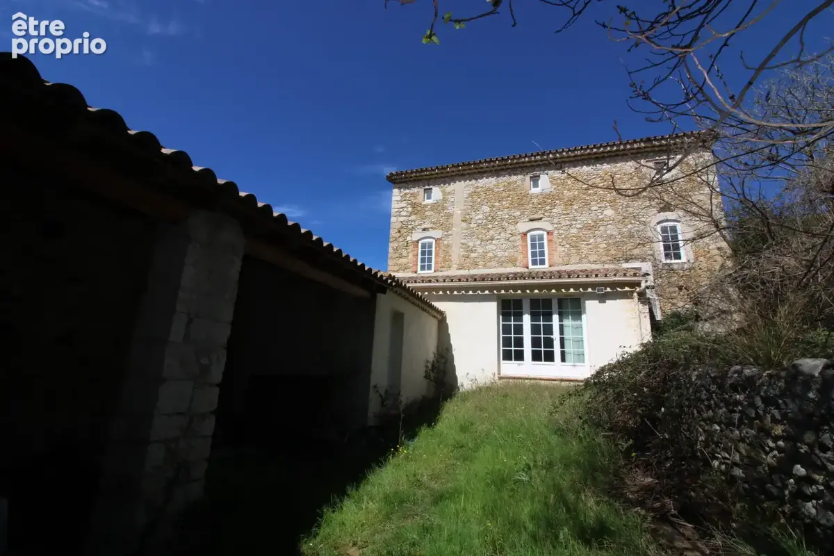 Mas de 2500 m2 sur 26 hectares. - photo 27