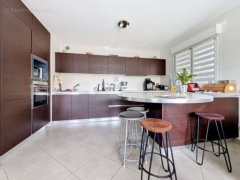 Appartement T4 85m2 calme et lumineux - VETRAZ MONTHOUX - photo 3