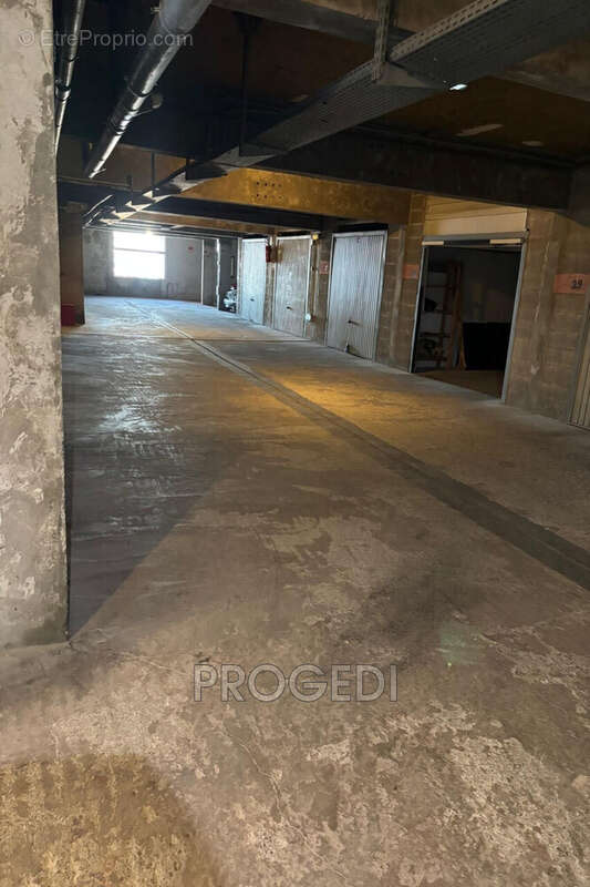 Parking à BEAUSOLEIL