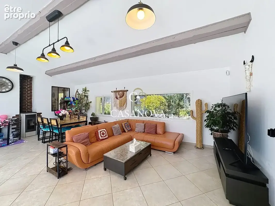 Proche de Gignac Deux habitations, appartement indépendant, deux piscines dans un cadre privilégié. - photo 5