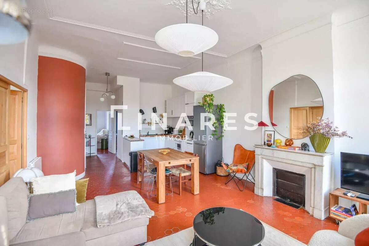 Appartement à MARSEILLE-5E