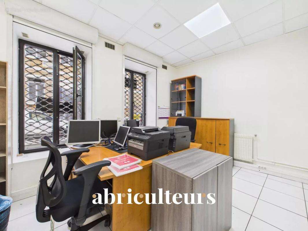 Commerce à PARIS-20E