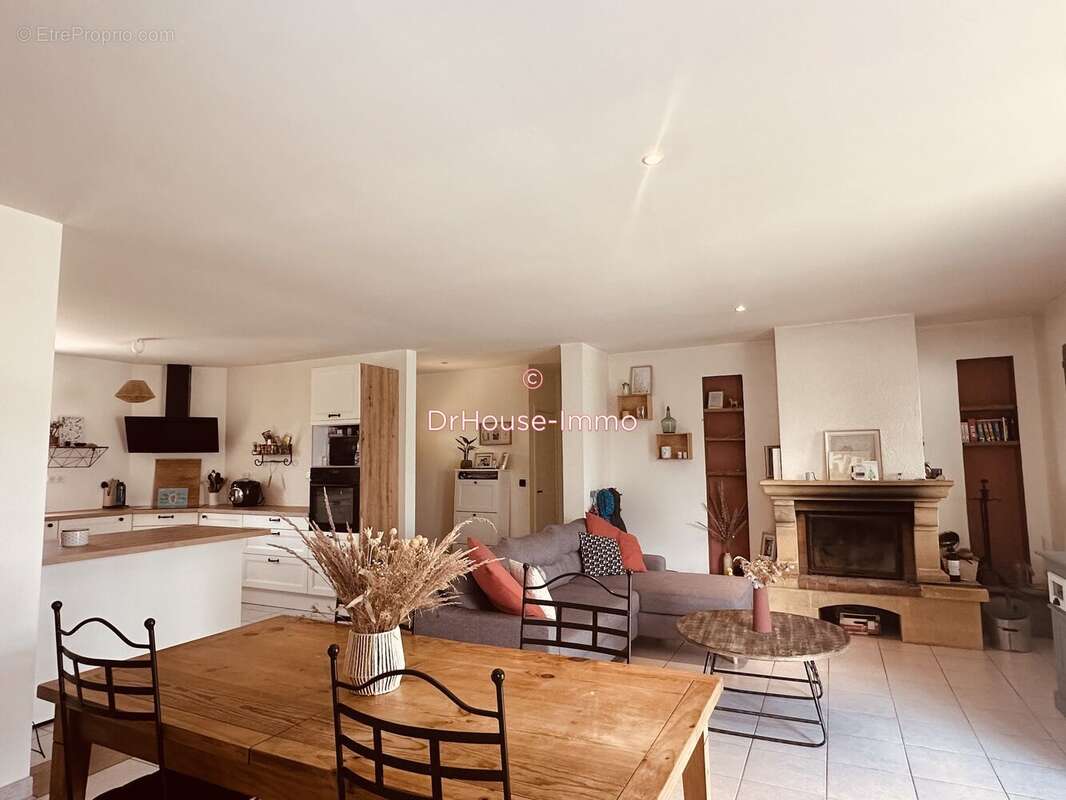 Maison à COULOUNIEIX-CHAMIERS
