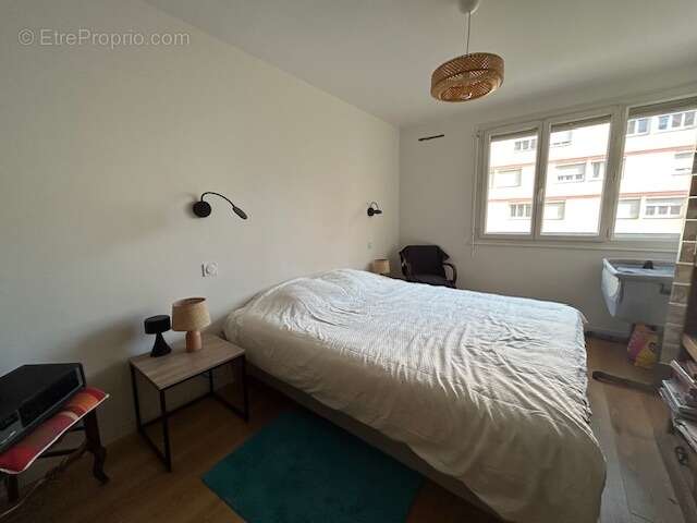 appartement F4 - centre ville - photo 8