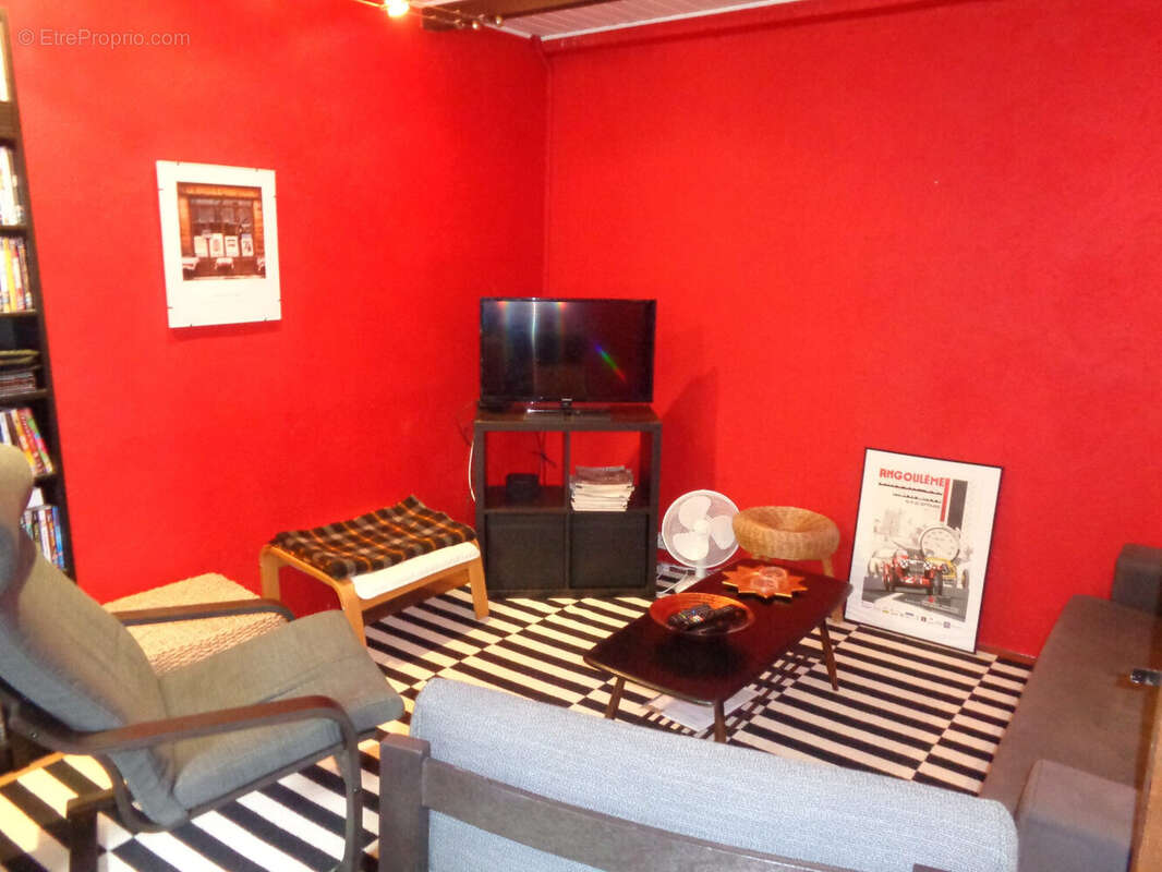 Maison 183 m² à Aubeterre-Sur-Dronne  - photo 8