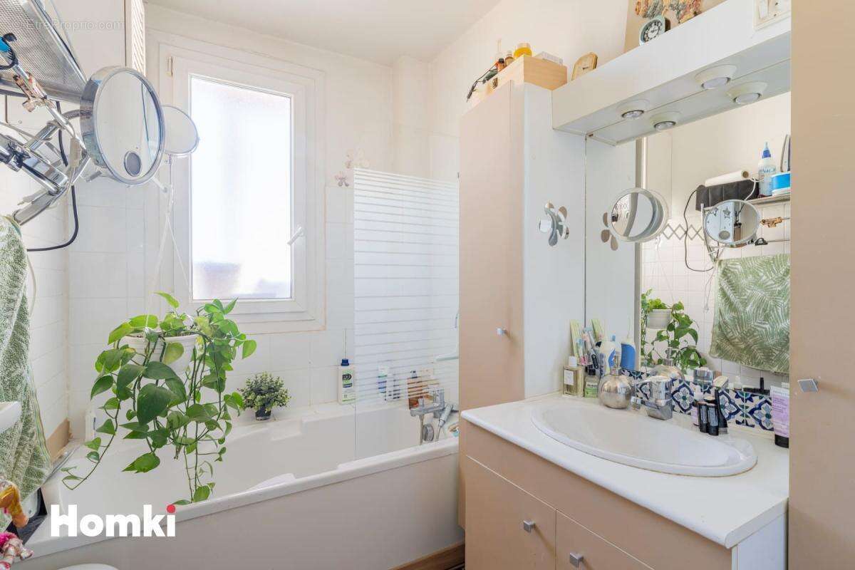 Appartement à MARSEILLE-5E