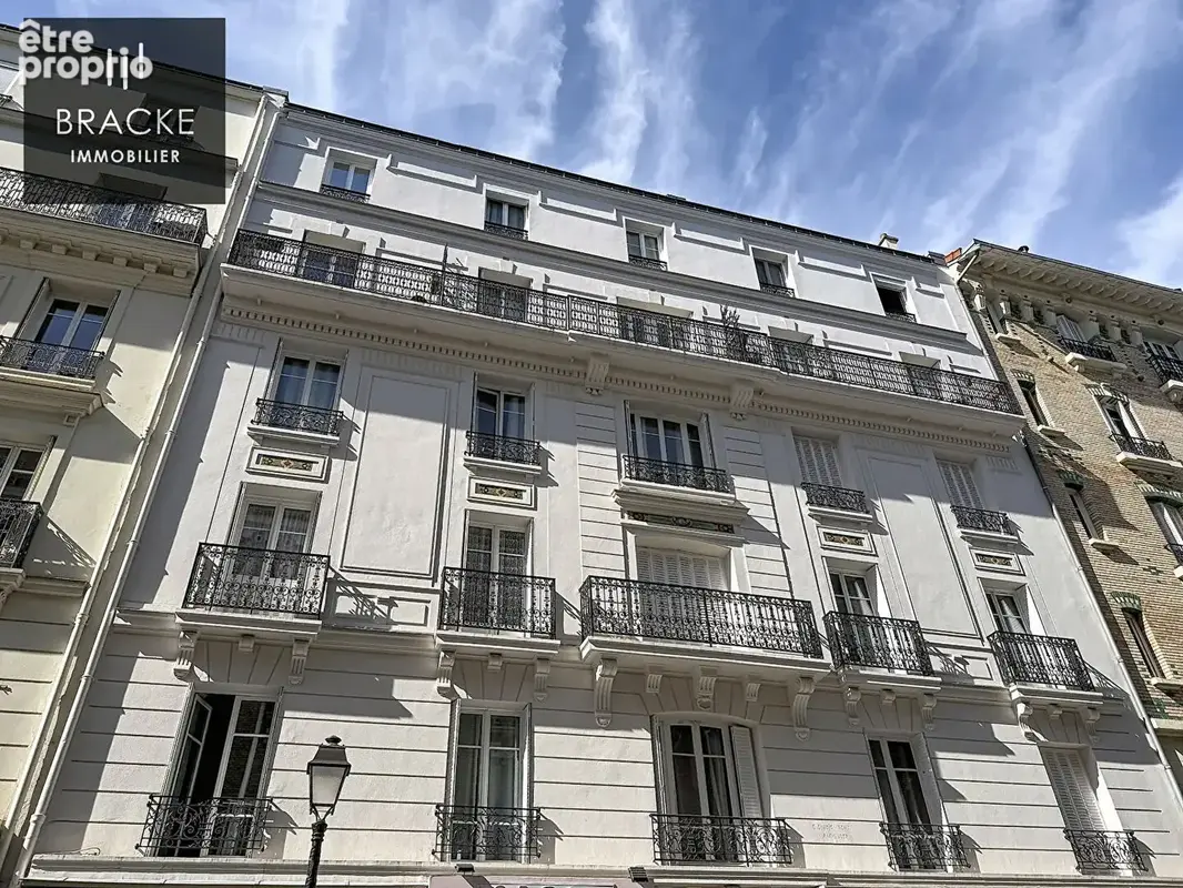 Appartement à COURBEVOIE