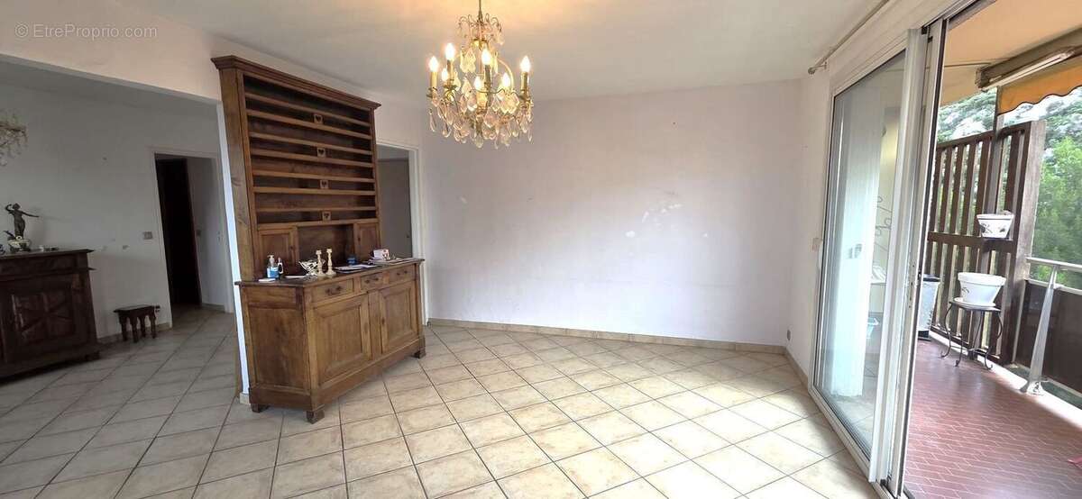 MARSEILLE 13010- A VENDRE- APPARTEMENT T3/4- - Appartement à MARSEILLE-10E