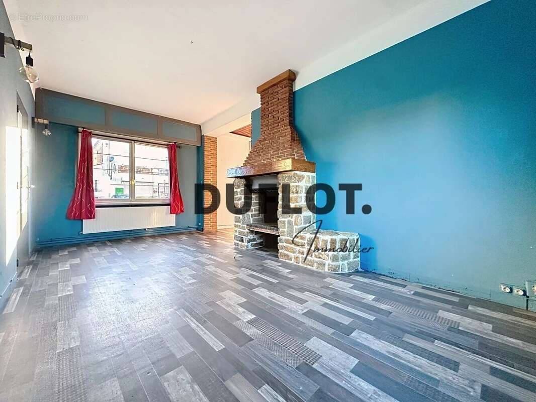 Maison à BEAURAINVILLE