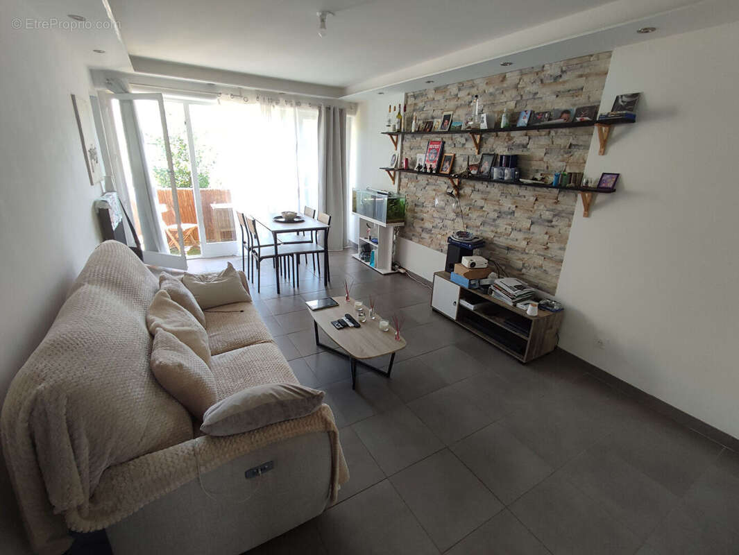Appartement à SAINT-JEAN-DE-BRAYE