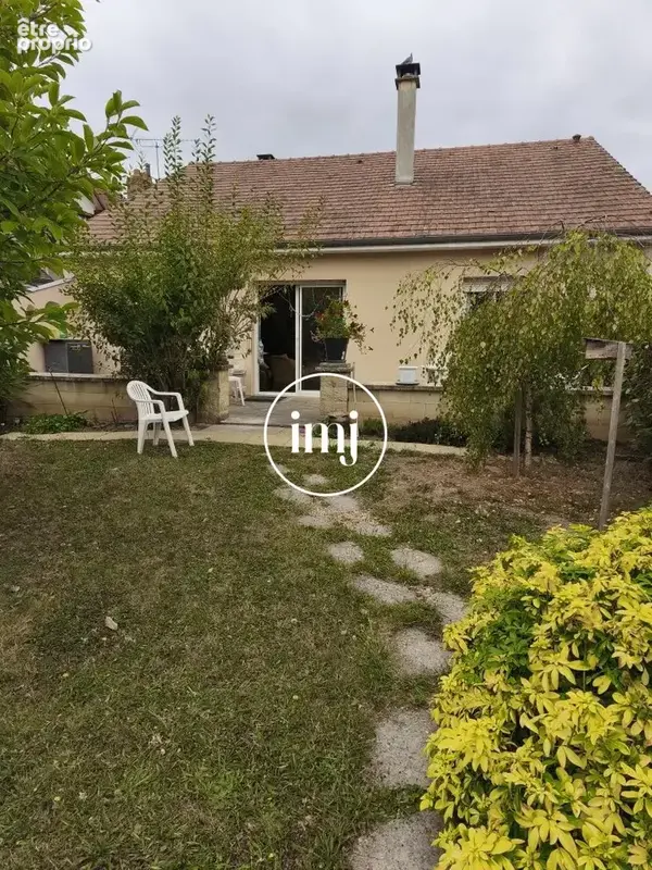 Maison à SAINT-YRIEIX-LA-PERCHE