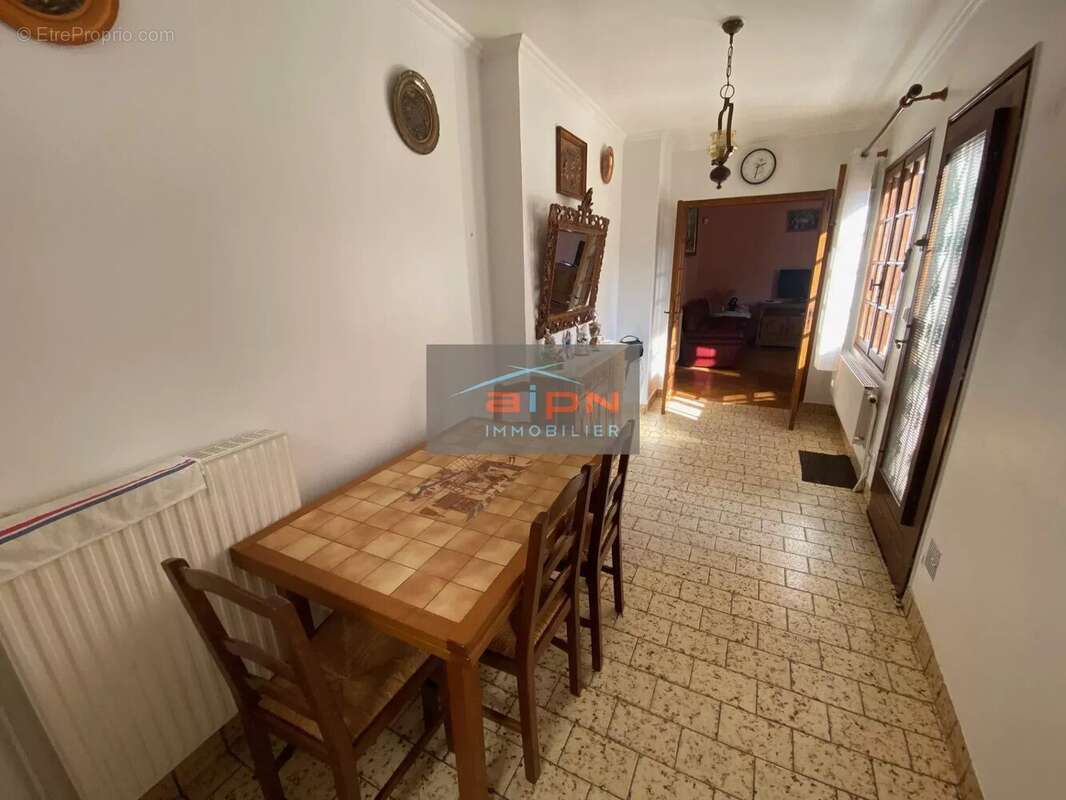 Maison à SAINT-ETIENNE-DU-ROUVRAY