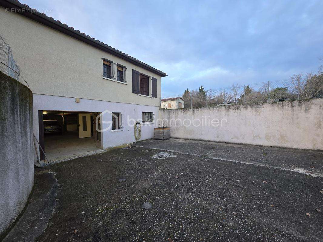 Maison à MONCAUT