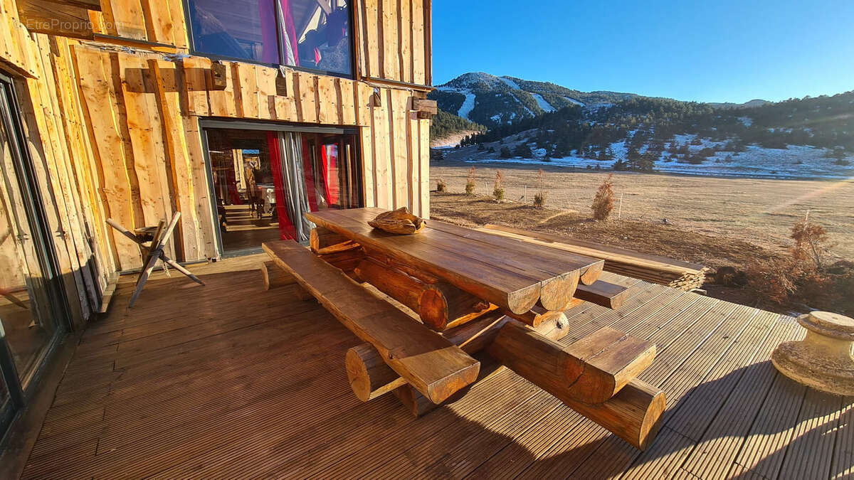 Maison à GREOLIERES