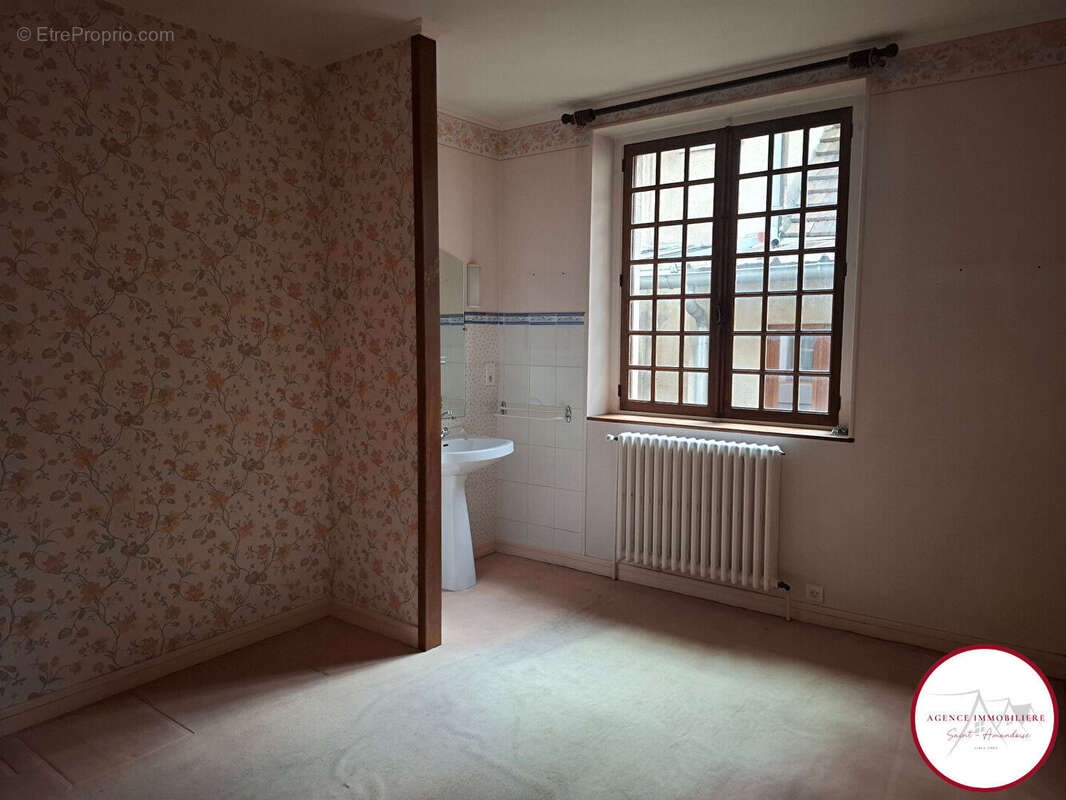 Appartement à SAINT-AMAND-MONTROND
