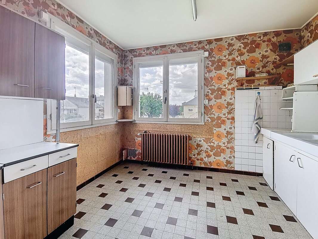 Maison à LA CHAUSSEE-SAINT-VICTOR