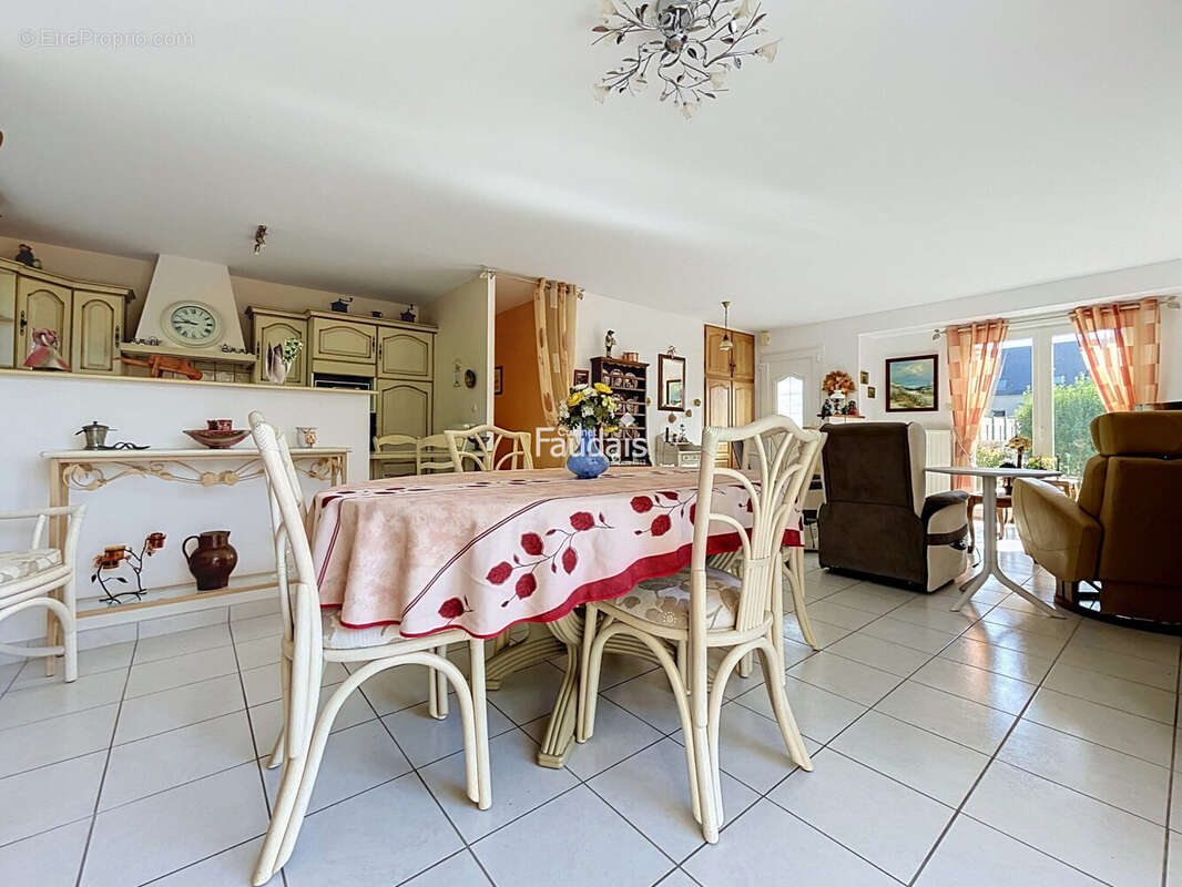 Maison 94 m² à Gouville-Sur-Mer  - photo 7