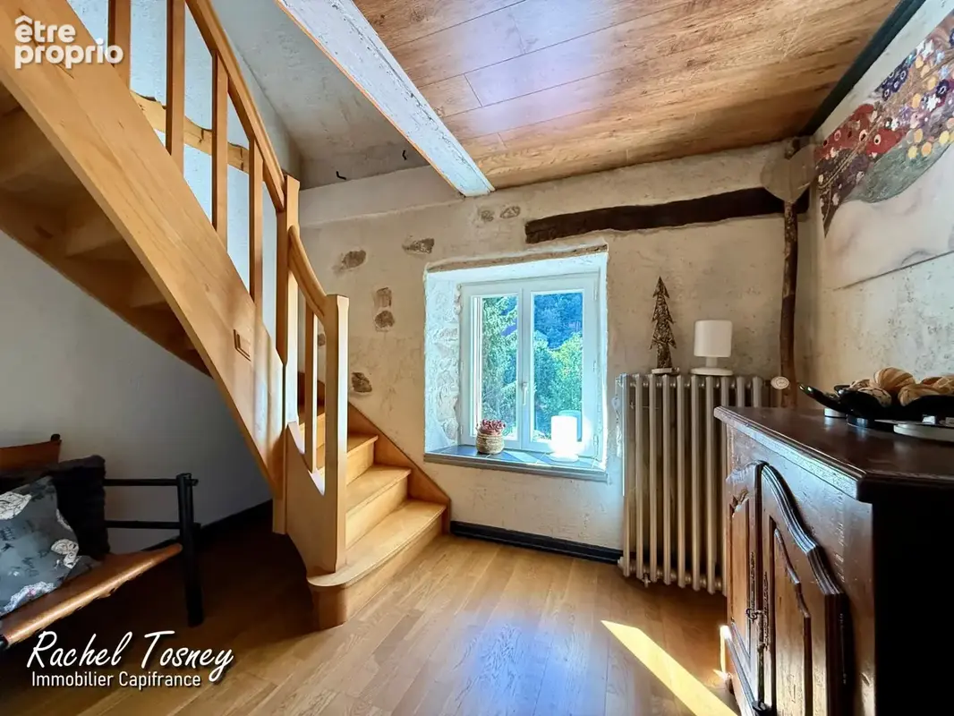 À VENDRE – Authentique corps de ferme T7 -210m²- rénové avec jardin et vue sur les Vosges – - photo 9