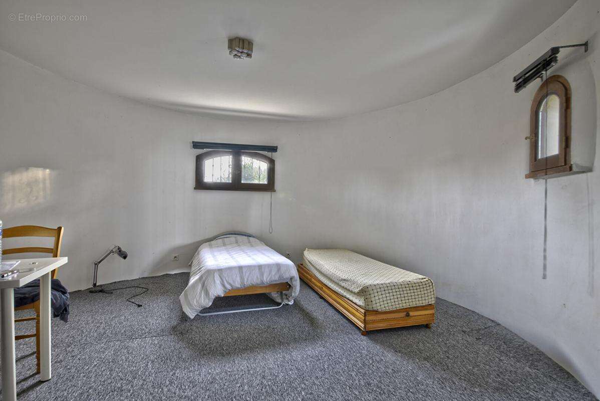 Maison à FARGUES-SAINT-HILAIRE