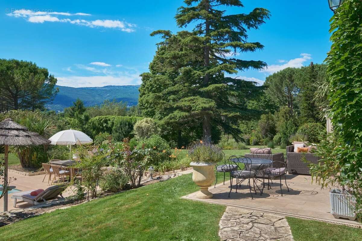Propriété provençale d'exception dans un domaine fermé - photo 5