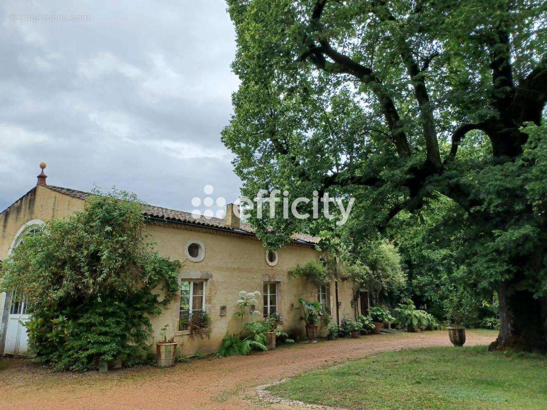 Appartement à THIERS