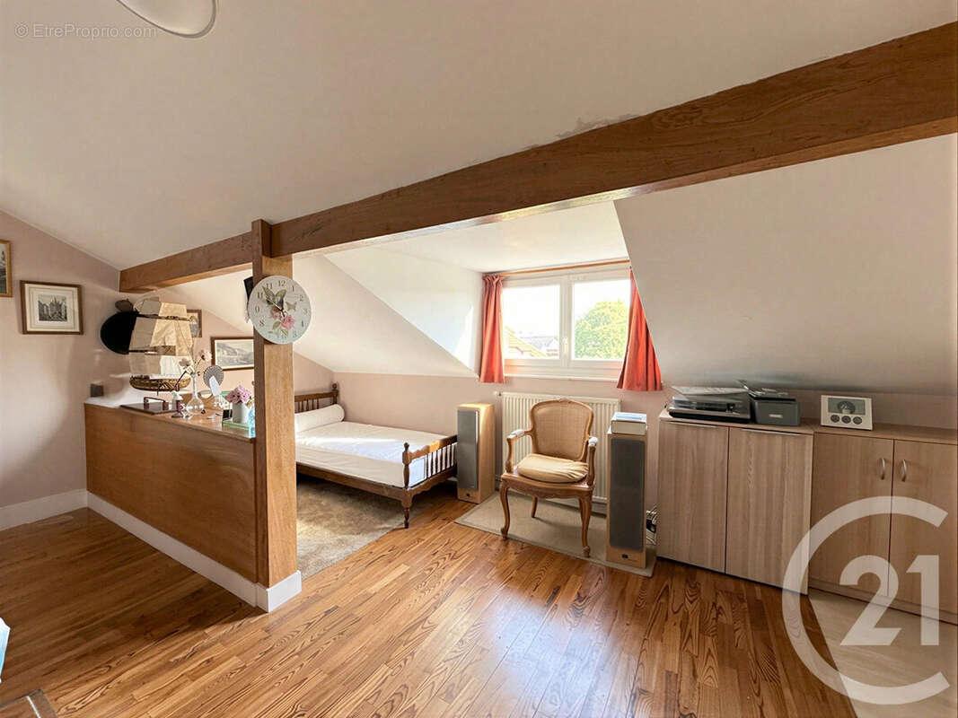 Maison 83 m² à Begles  - photo 6