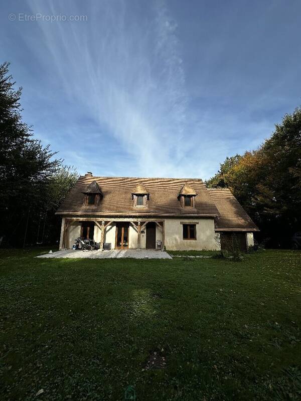 Maison à SAINT-CYR-LA-CAMPAGNE