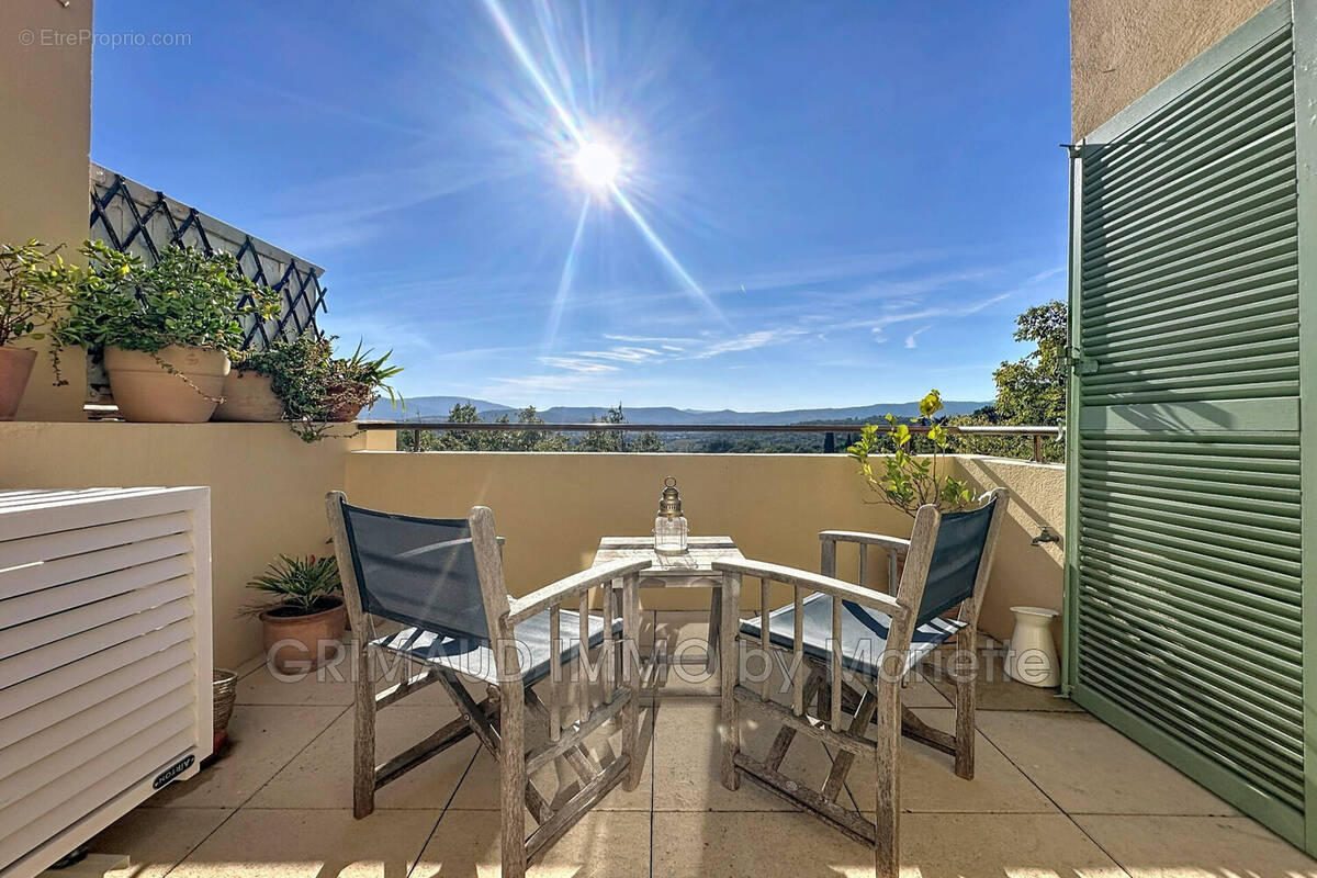 Appartement à GRIMAUD