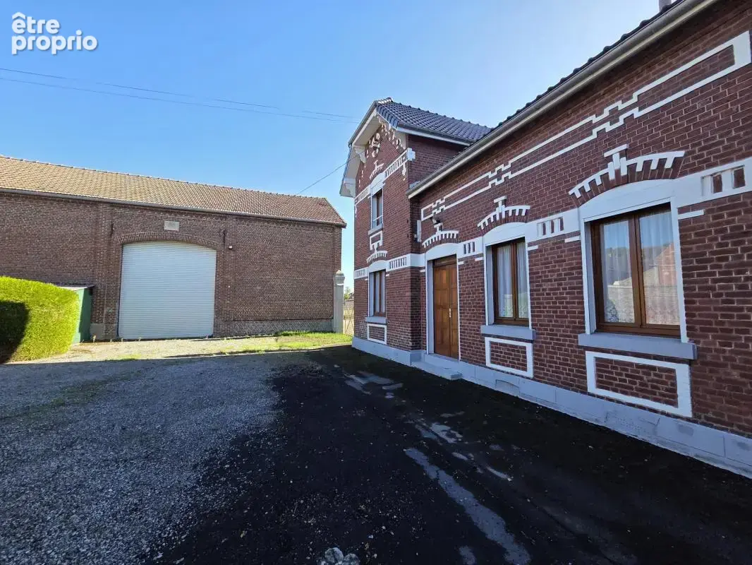 Corps de ferme 143m² hab ac 18 000m² grange et ecurie 350m² - photo 2
