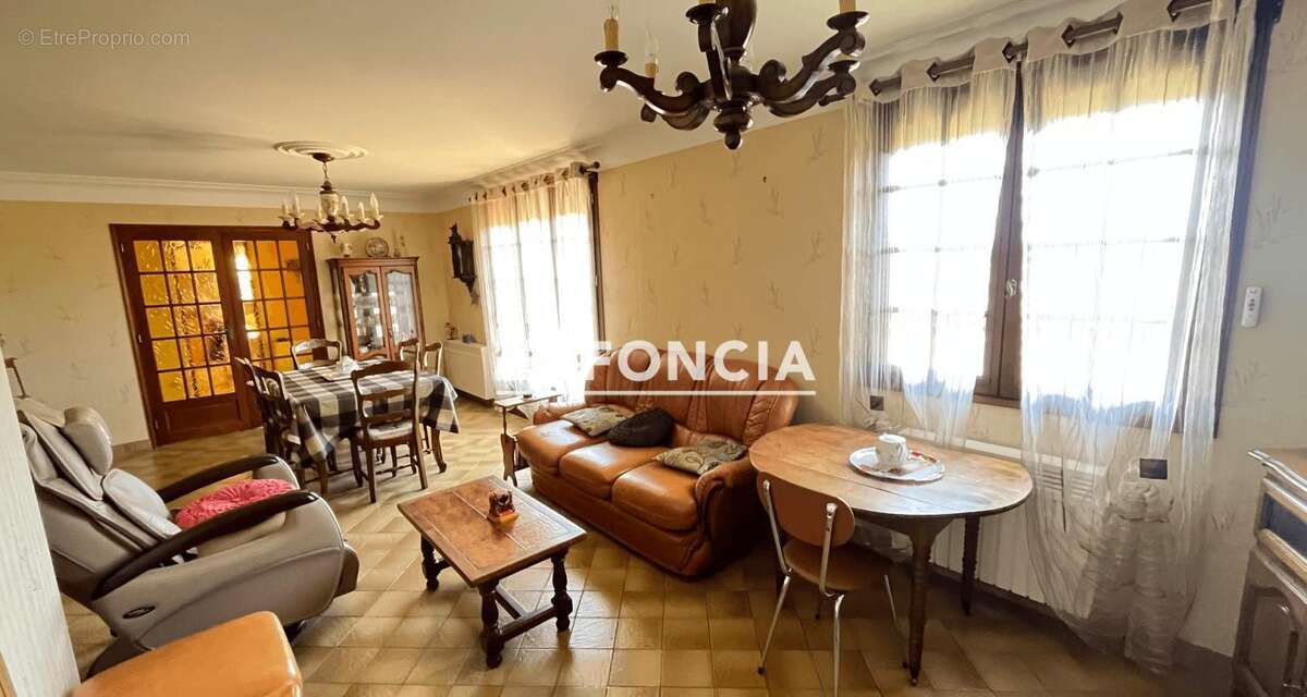 Maison à COURCELLES-LA-FORET