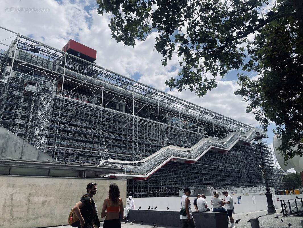 Autre à PARIS-3E