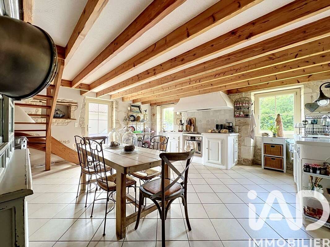 Photo 9 - Maison à MOUZEUIL-SAINT-MARTIN