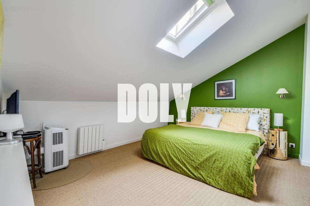 Appartement à PARIS-1E