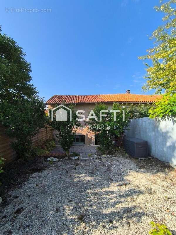 Photo 6 - Maison à SALLES-LAVALETTE